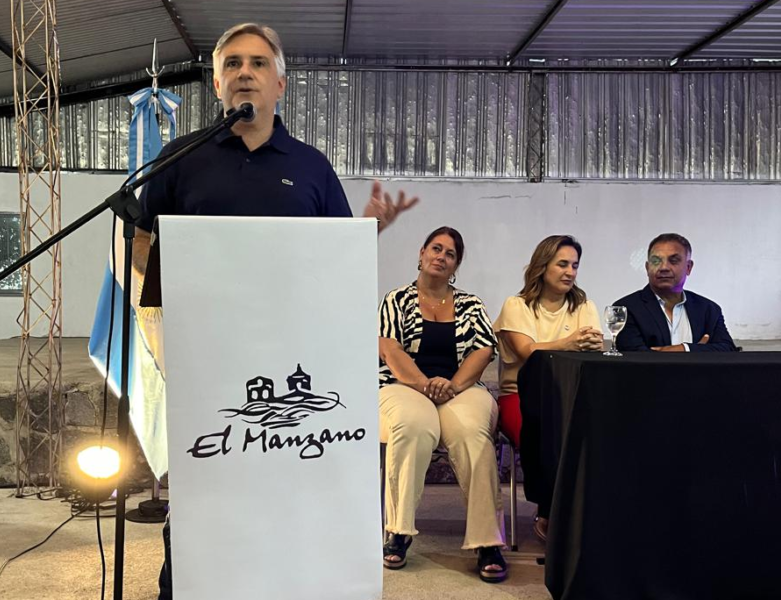 El gobernador Martín Llaryora visitó El Manzano
